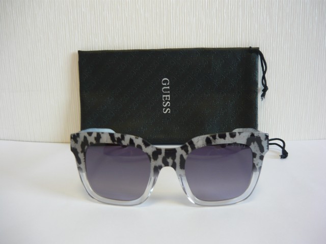 Guess Sunglasses GU7478 05B 50